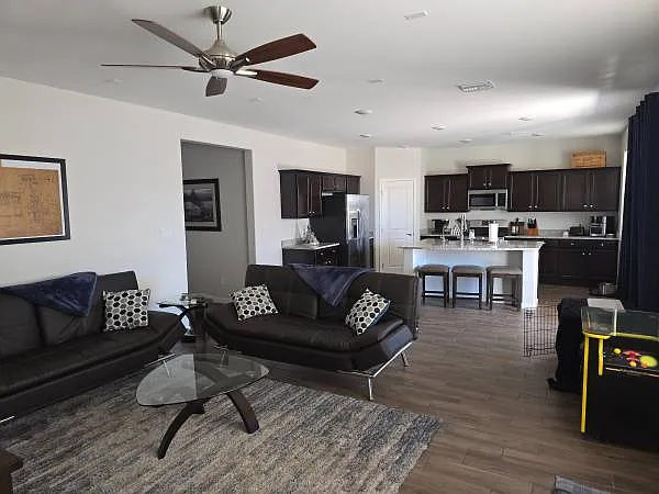 3 bed, 1624 sqft, $1,000 — Photo 2