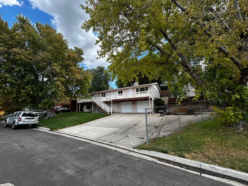 4613 S Creekview Cir