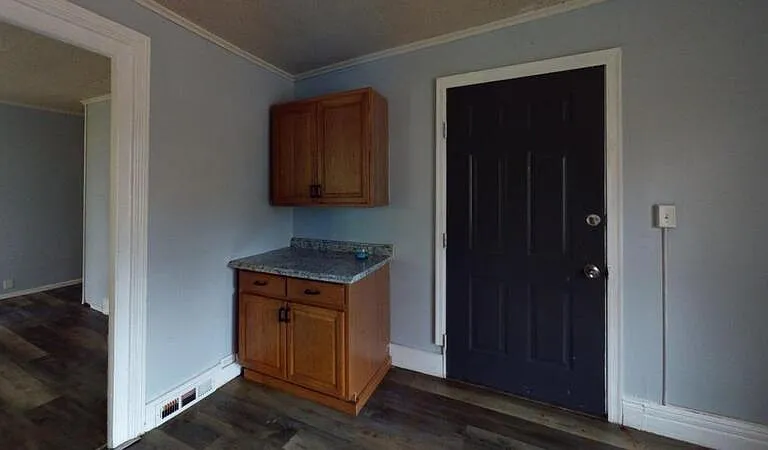 10 Locust St — Photo 4