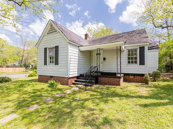 2nd image of 996 E Walthal Cir
