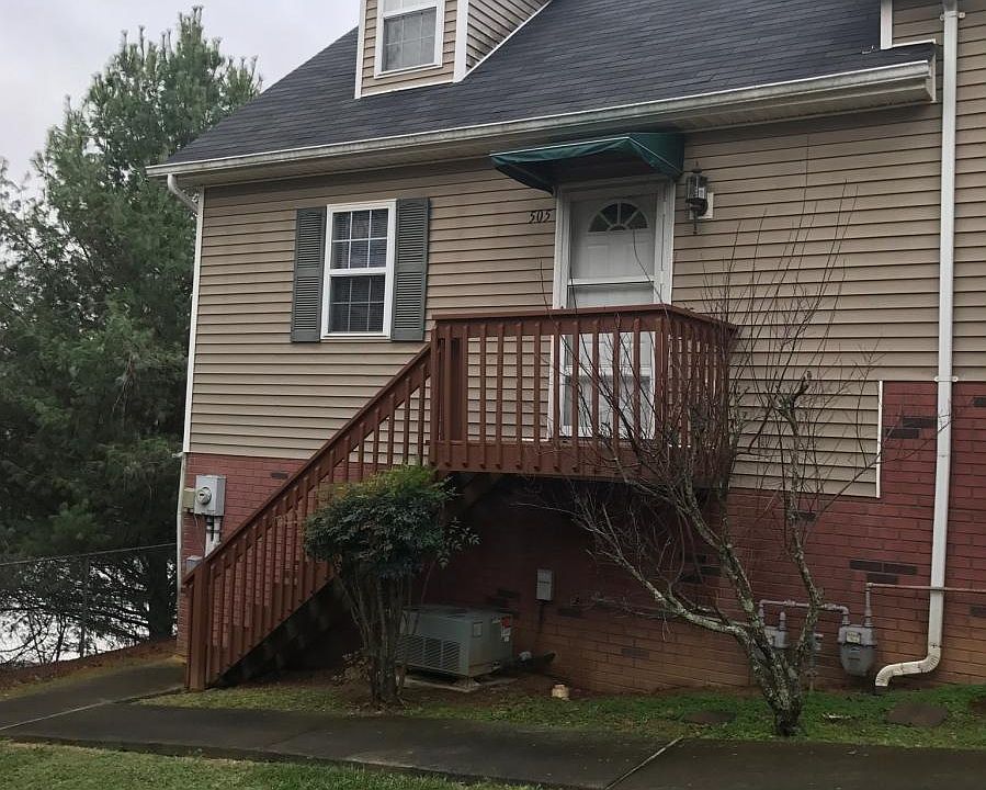 2nd image of 505 Cambridgeshire Ct