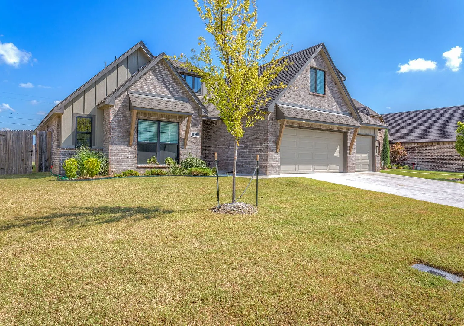 4-Bedroom Home with 3-Car Garage & Fully Fenced Yard! — Photo 2