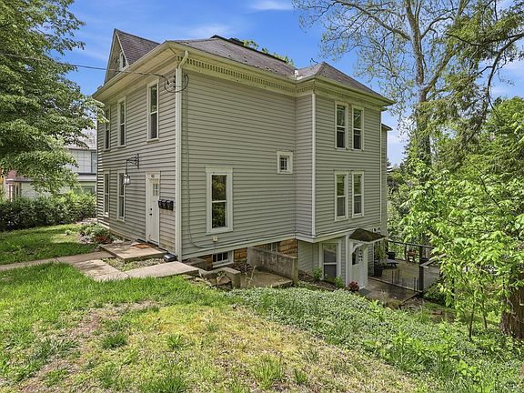 2nd image of 453 Burg St