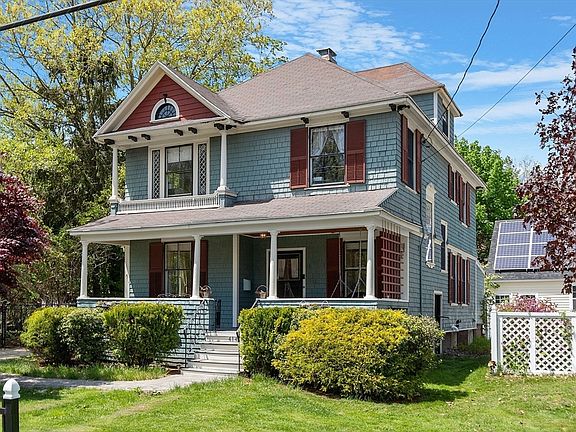 2nd image of 414 Kenoza Ave