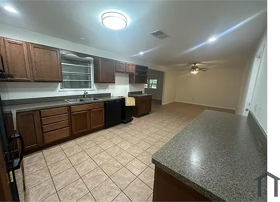 704 Clebud Dr — Photo 6