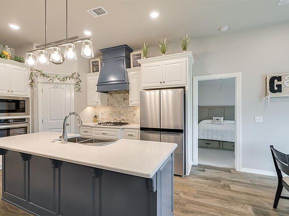 5th image of 10524 SW 55th St
