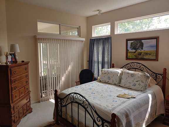 5th image of 2713 Daphne Dr
