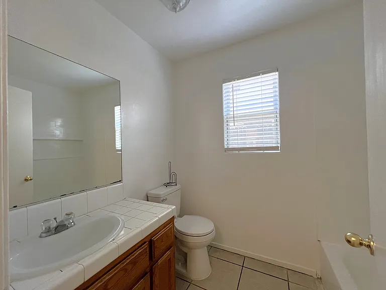 1408 Interlaken Dr — Photo 9