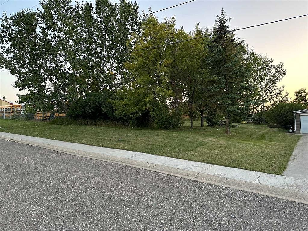 841 1st St E, Cardston, AB T0K 0K0 MLS A2076613 Zillow