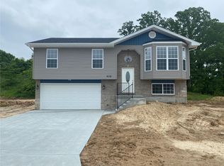 632 Rockshire Dr, Herculaneum, MO 63048