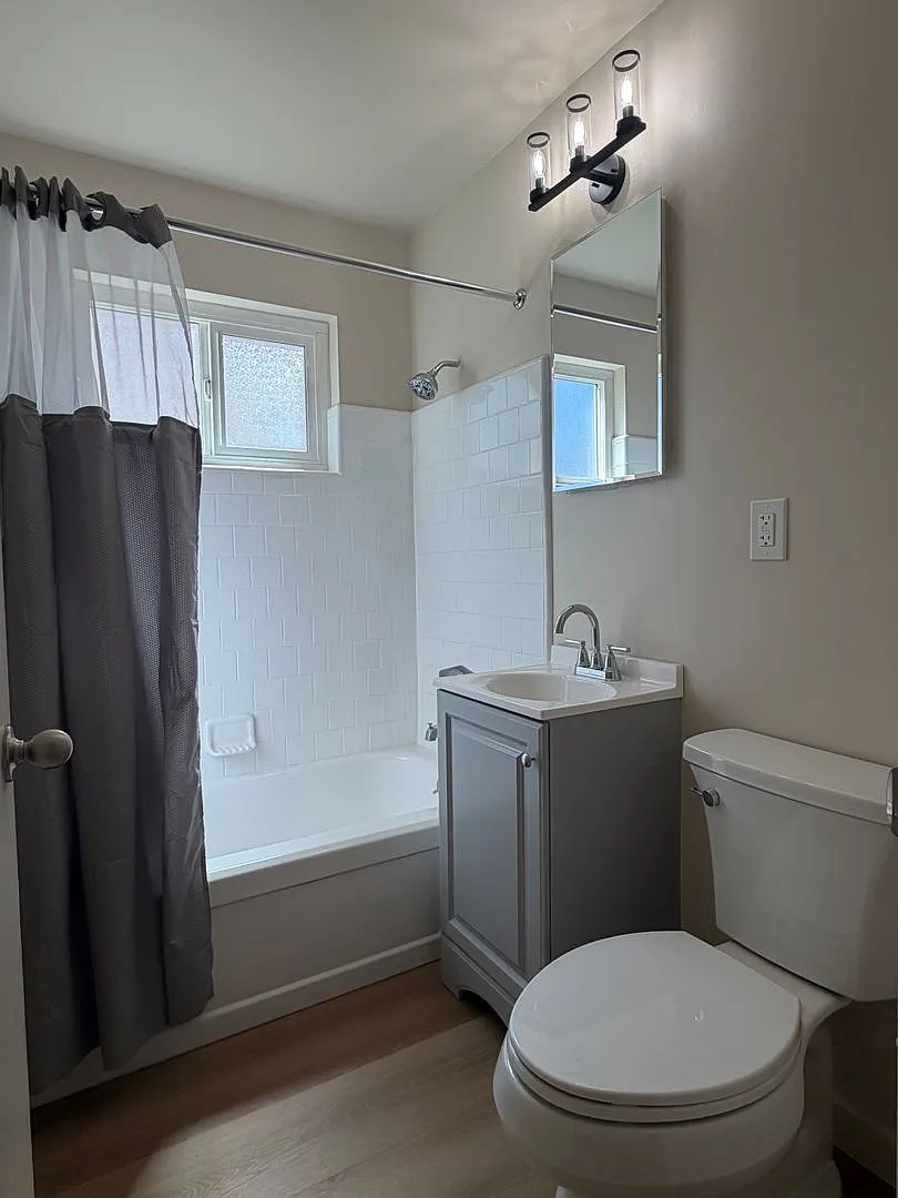 Carmel Ave 758 (10) — Photo 3