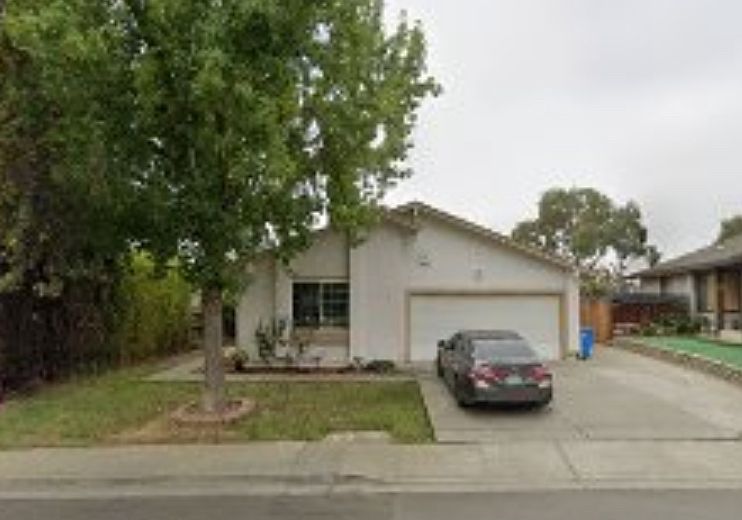 1st image of 209 Riverview Dr