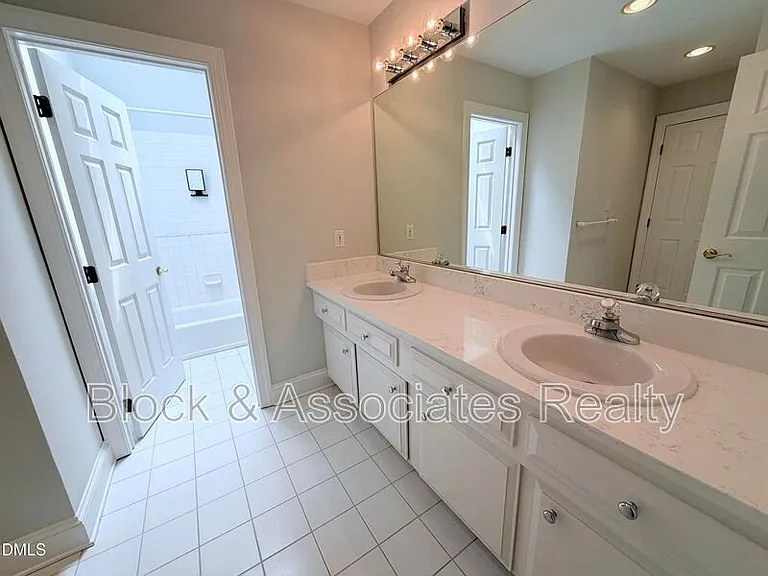 73201 Burrington — Photo 16