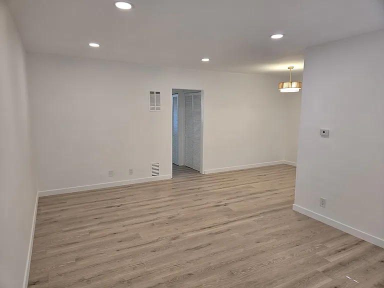 7521 Norton Ave #7 — Photo 2