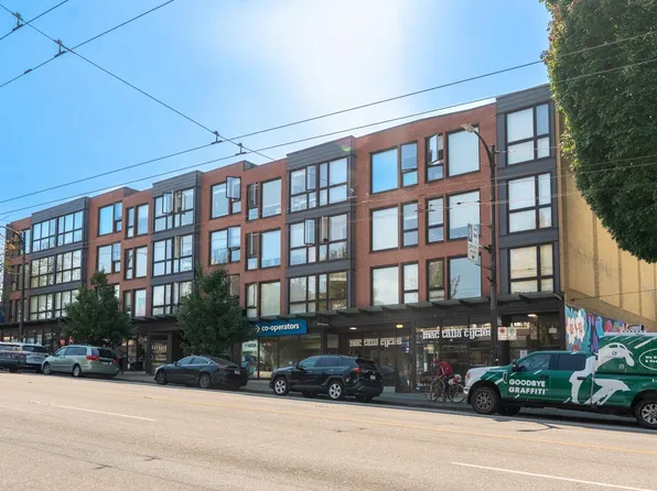2636 E Hastings St #206, Vancouver, BC V5K 1Z6