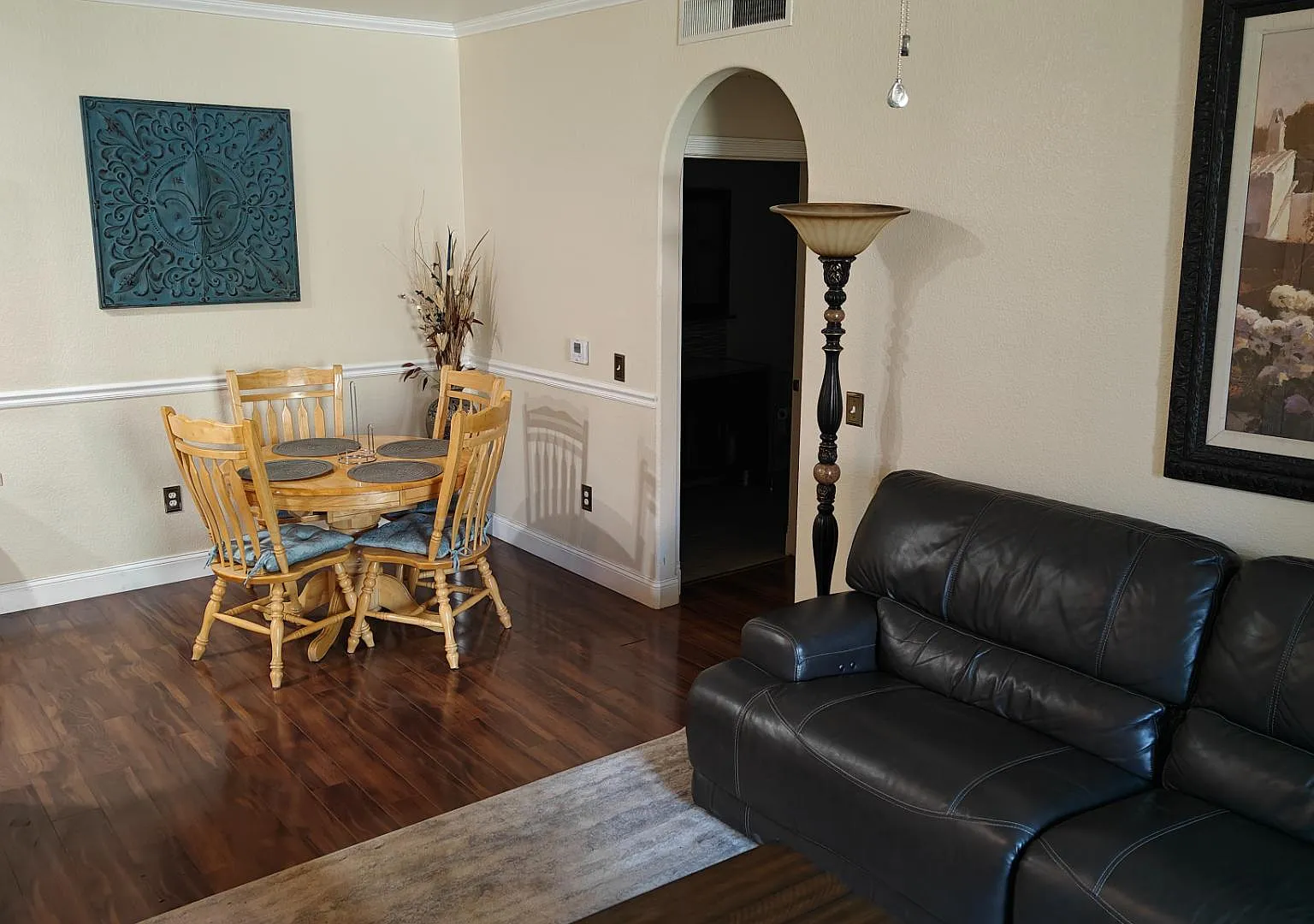 2929 W Yorkshire Dr - Yorkshire 1081 — Photo 1