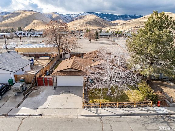 3rd image of 2460 Lewis Dr