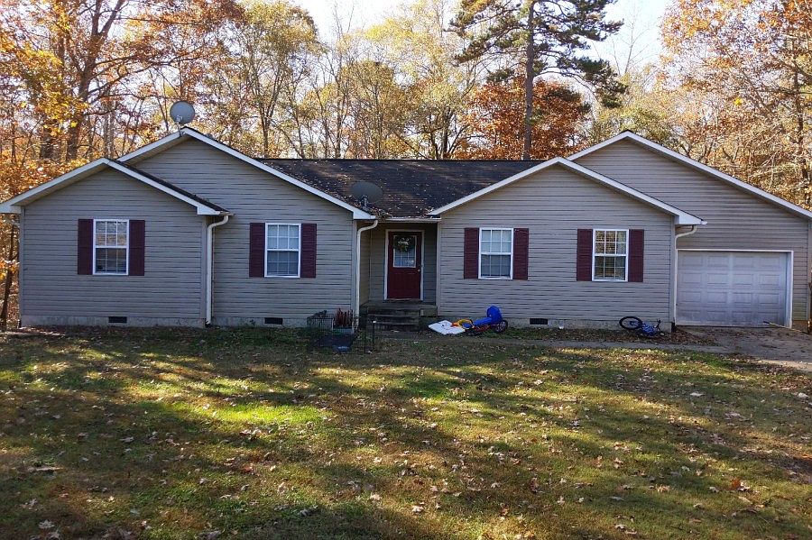 1st image of 550 Simpson St
