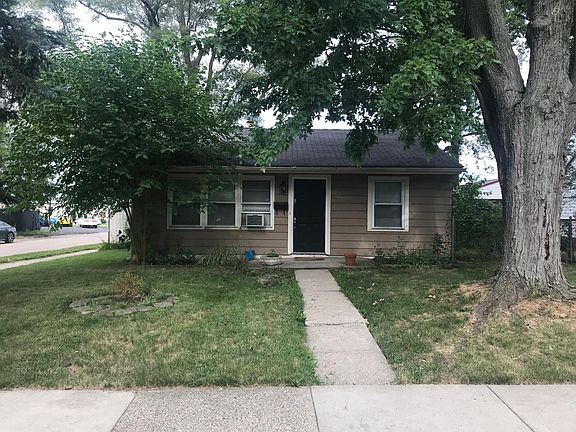 2nd image of 2303 McDowell St