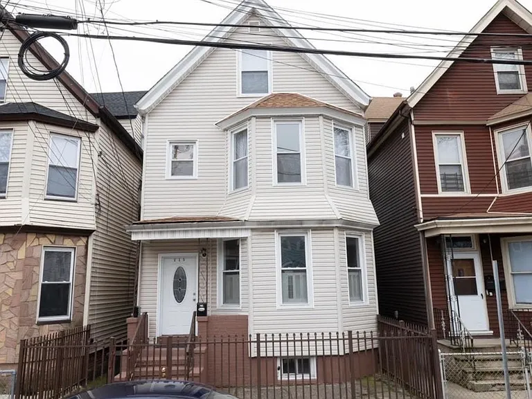 115 Winfield Ave #2 — Photo 3