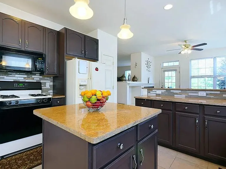 4333 Creek Rd — Photo 9