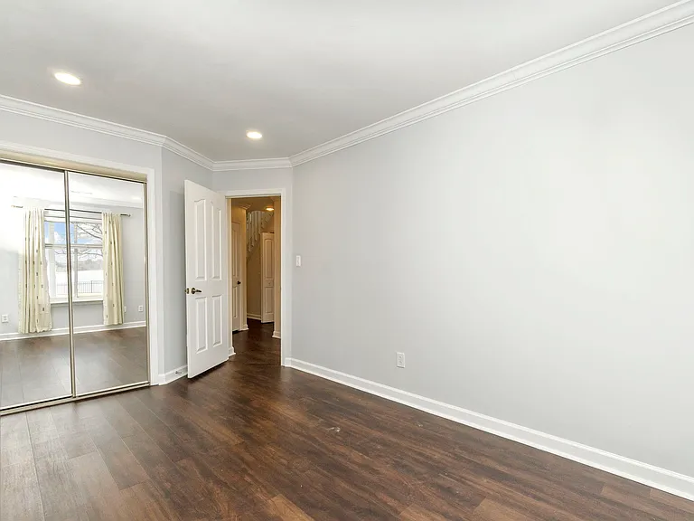 9568 Bay Front Dr — Photo 49