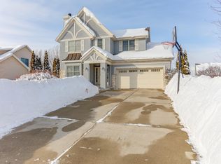 6540 Spring Meadow Ln, Racine, WI 53406