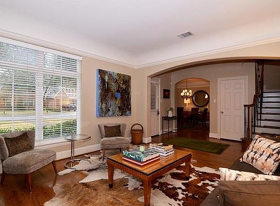 4th image of 6115 Lakeshore Dr
