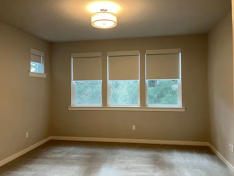 3731 Village Center Dr — Photo 15