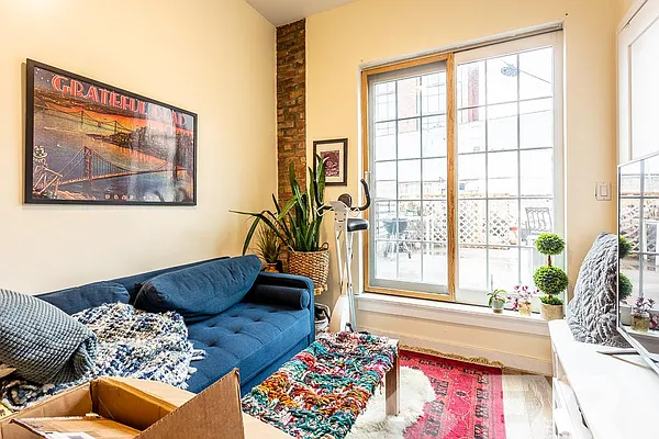 Rented by EXR | media 4