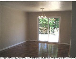 5th image of 3812 Edinburgh Dr