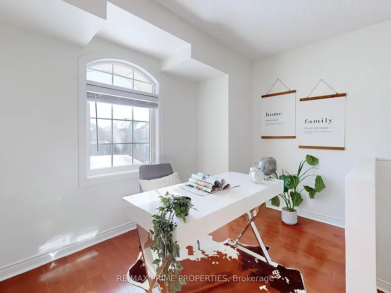 22 Waymount Ave — Photo 18