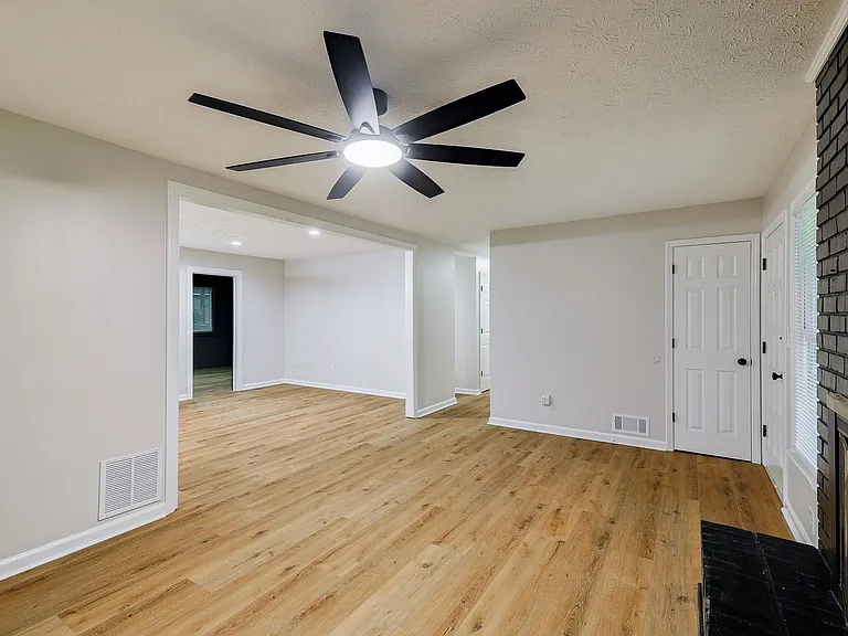 315 Ansley Dr — Photo 7