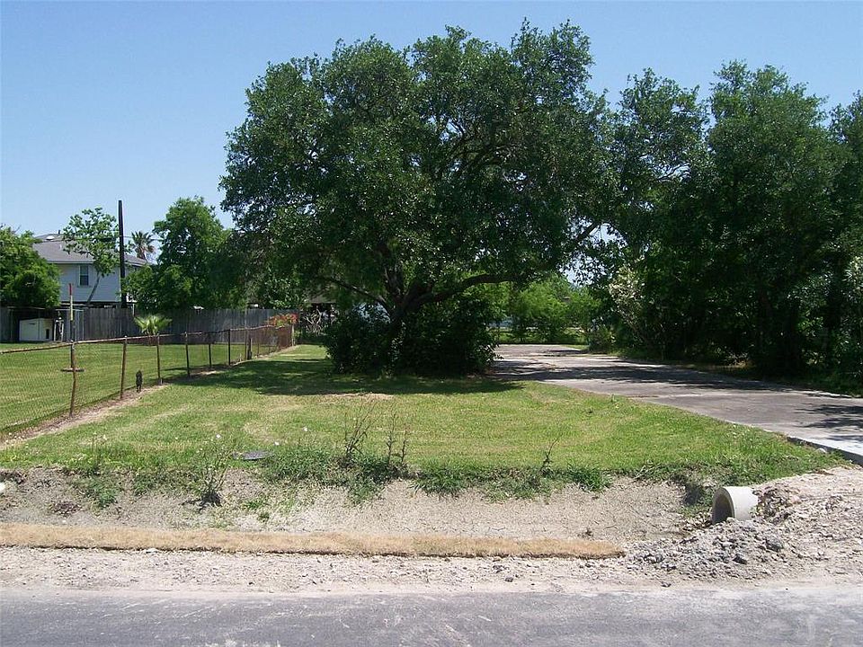 1st image of 221 16th St