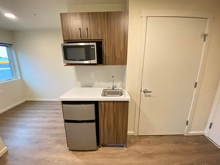 Plaza Apartments — Photo 122