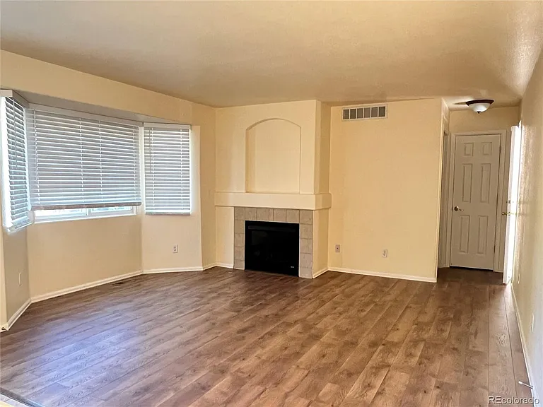 2926 S Killarney Way — Photo 2