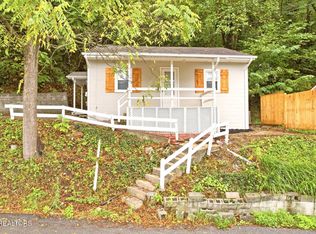 517 Cherry St, La Follette, TN 37766