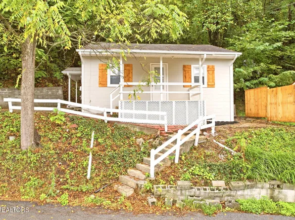 517 Cherry St, La Follette, TN 37766