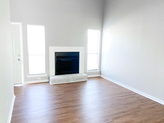 4th image of 95 Aspen Place