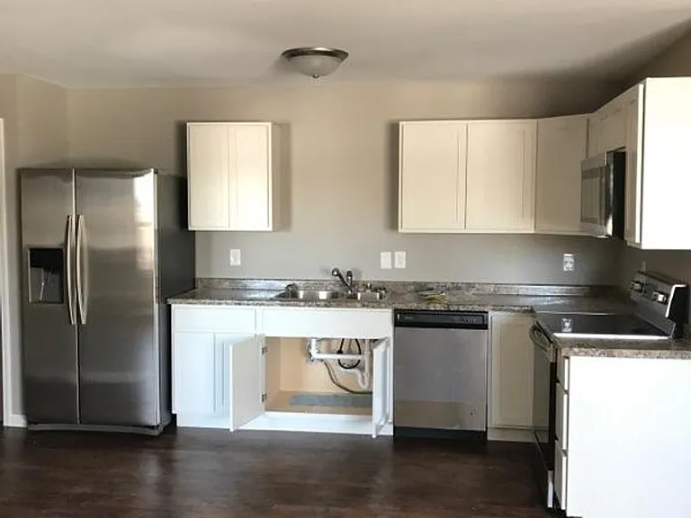 520 3rd St NW — Photo 13