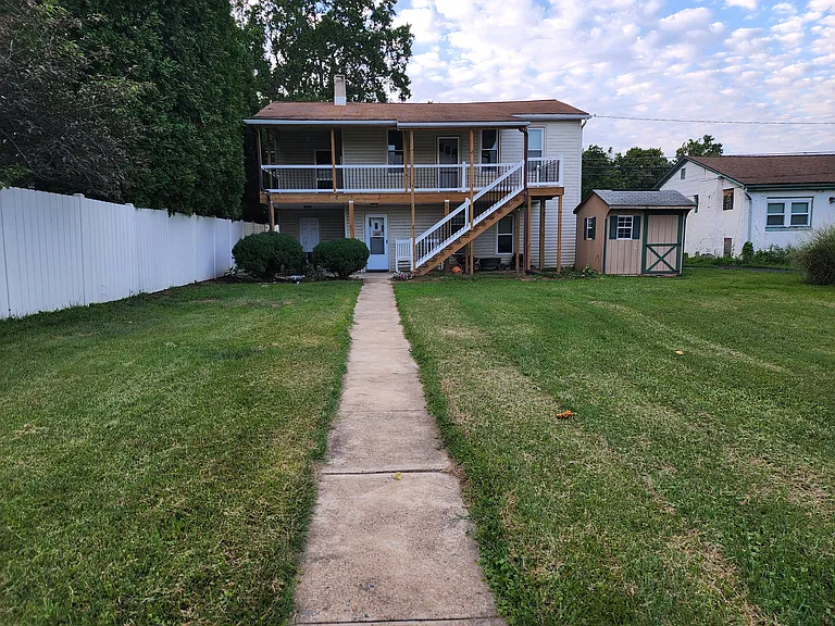 214 Ross Ave — Photo 1