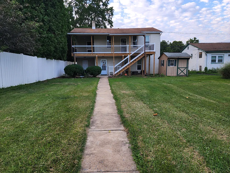214 Ross Ave