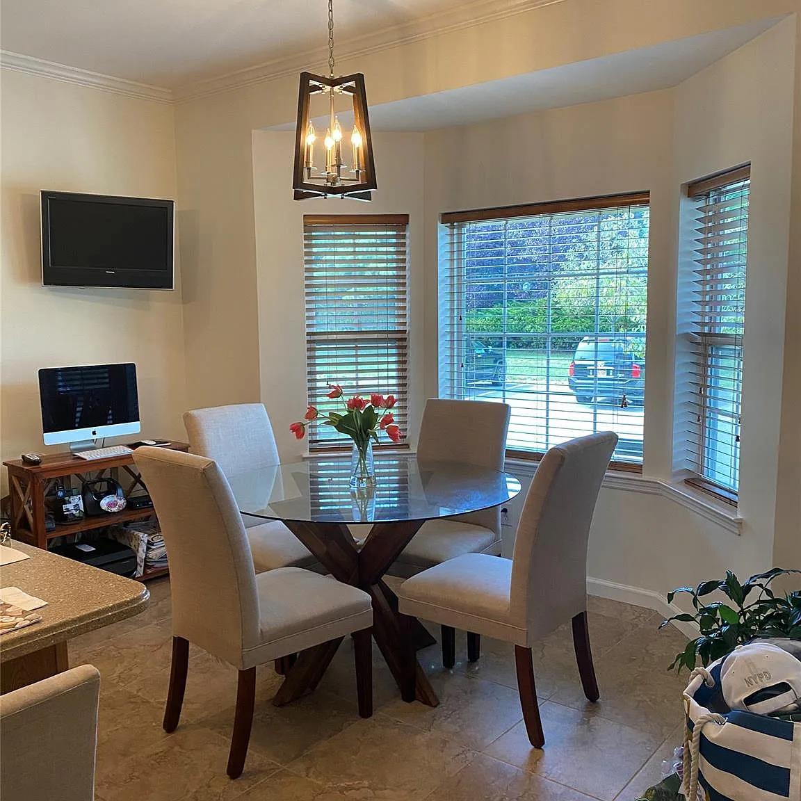 3 bed, 2.5 bath, 2100 sqft, $5,500 — Photo 3
