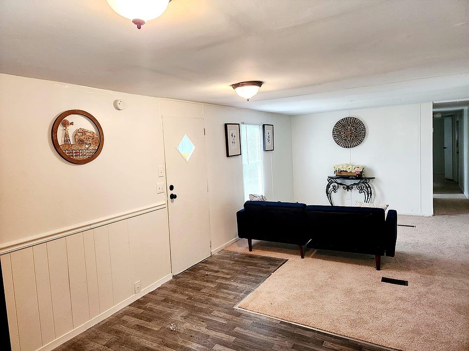 2nd image of 106 Sandy Ln #67