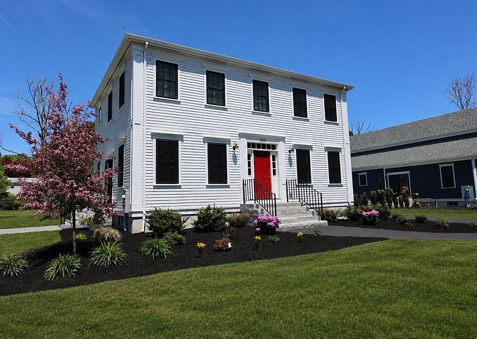 1st image of 553 Foundry St