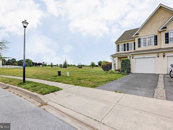 4th image of 156 Gillespie Ave