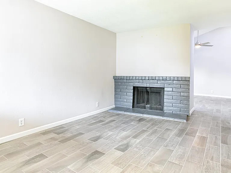 4813 Suncrest Way — Photo 3
