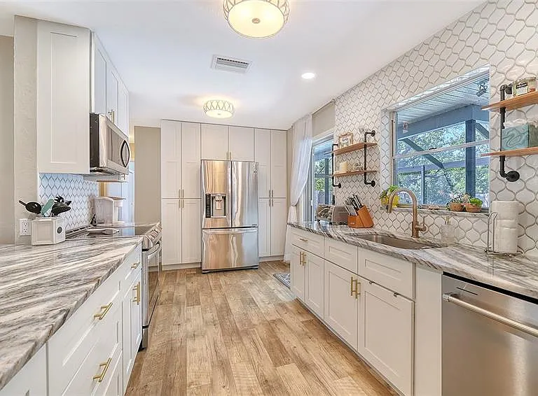6758 S Lockwood Ridge Rd — Photo 18