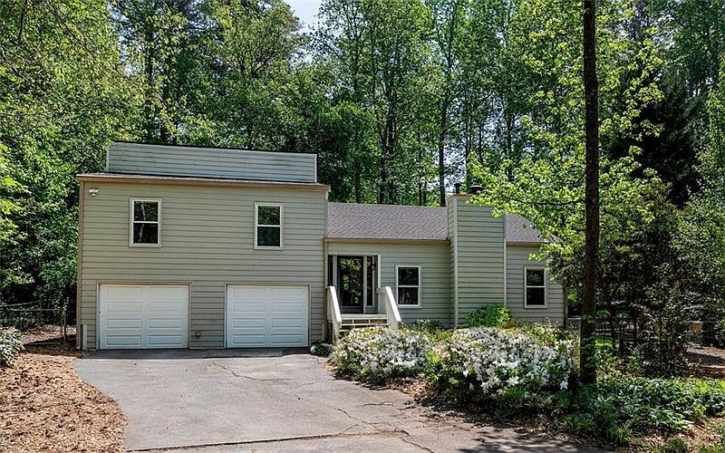 1st image of 2869 Alberta Dr