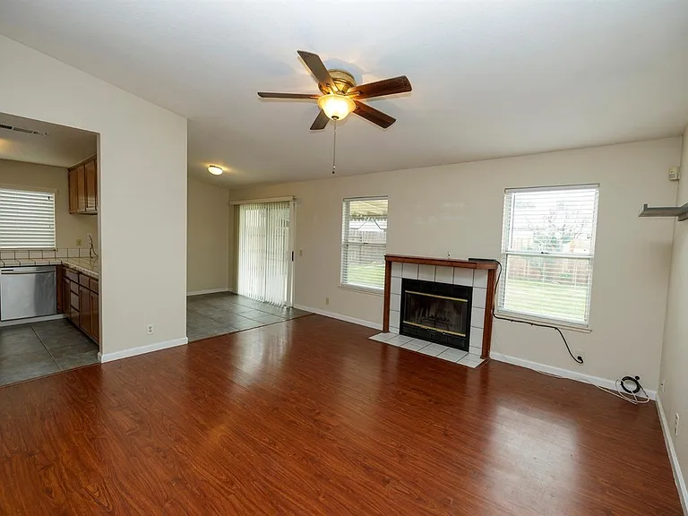 2112 Goldstone Way — Photo 8